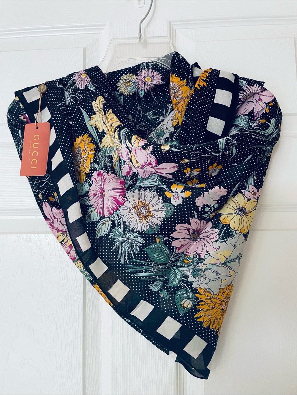 Gucci Flora Dots Silk Twill Scarf NWT Black Floral Check Border 70” x 26” Italy